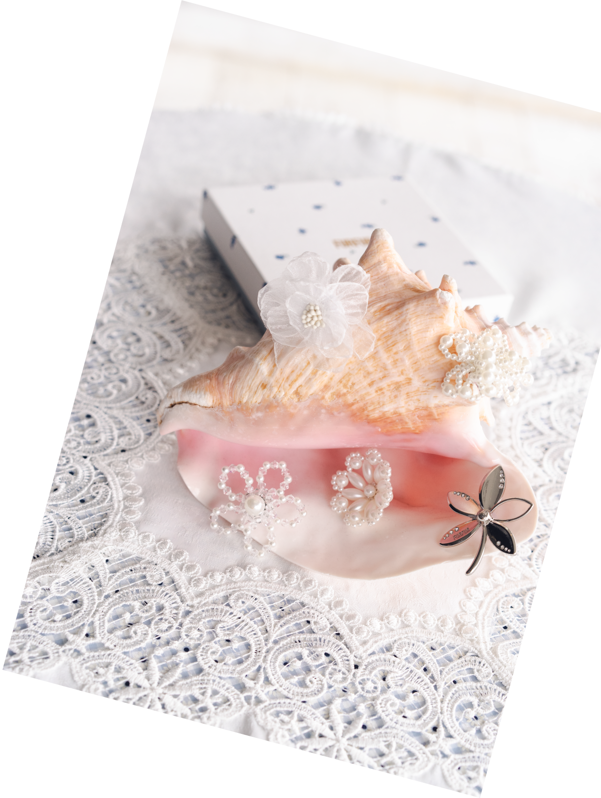 フラワーモチーフピンブローチセットのディテール詳細